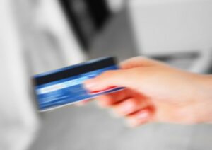 La fraude liée aux cartes de débit est en chute libre