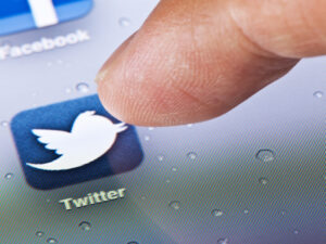La twittosphère s’emballe contre un conseil financier