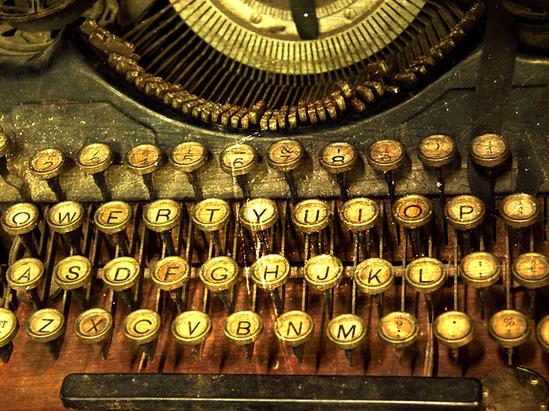 Machine à écrire antique.