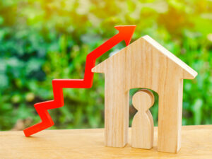 Les prévisions de ventes de maisons revues à la hausse