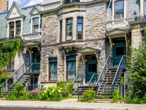 Le prix des maisons à deux étages s’envole à Montréal
