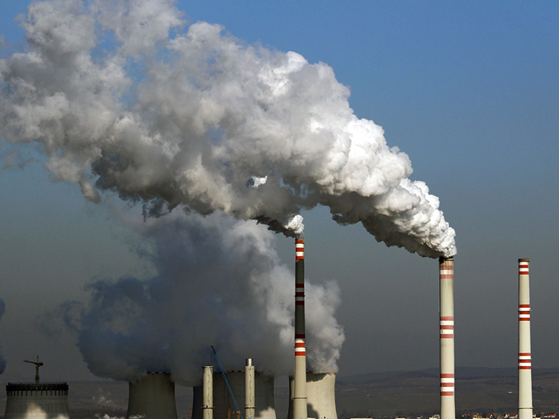 Nuages de fumées toxiques produites par le secteur de l'énergie.