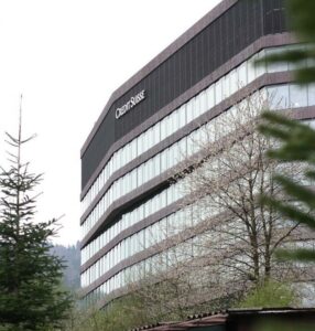 Acquisition de Crédit Suisse par UBS : les deux titres chutent